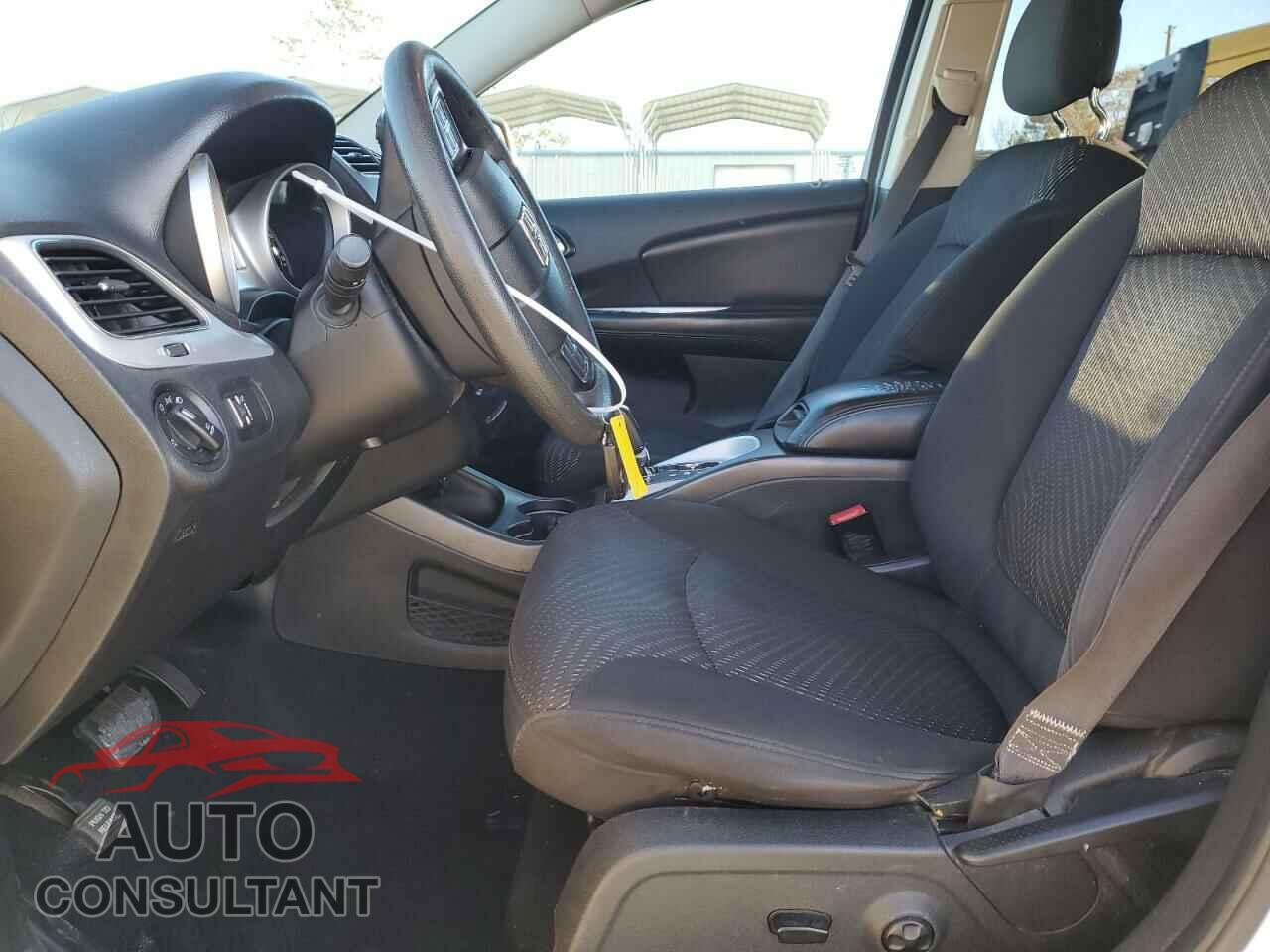 DODGE JOURNEY 2015 - 3C4PDCBB3FT572484