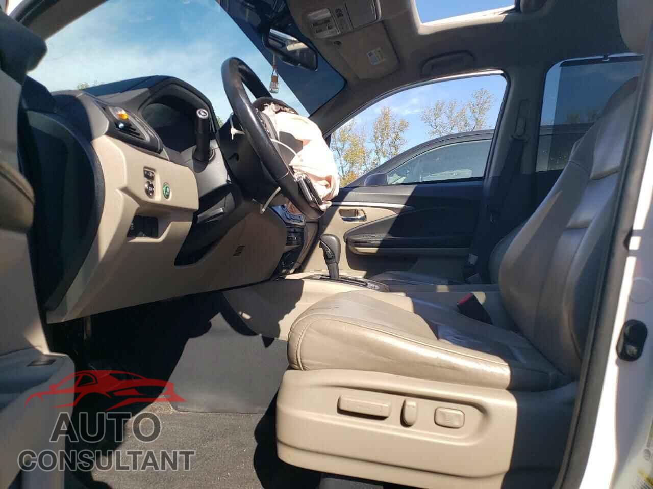HONDA PILOT 2016 - 5FNYF6H85GB072547