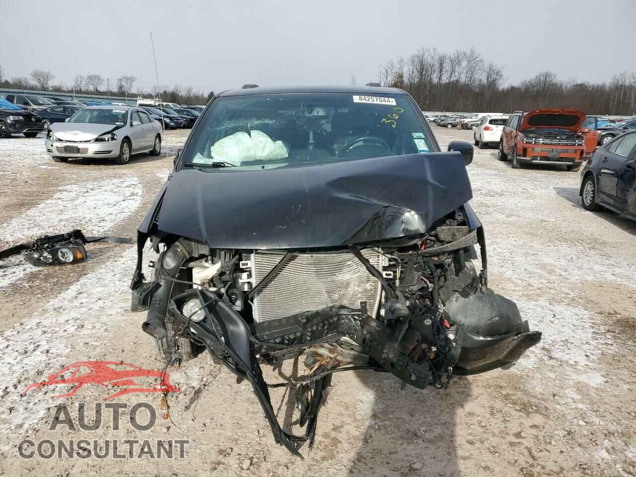 DODGE CARAVAN 2018 - 2C4RDGEG9JR200408