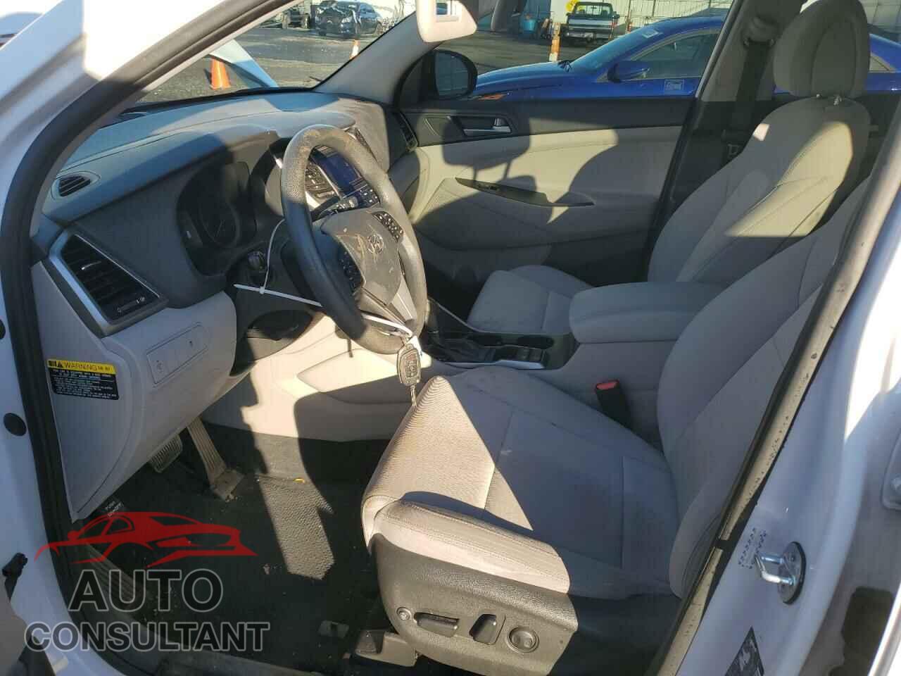 HYUNDAI TUCSON 2017 - KM8J3CA47HU403696