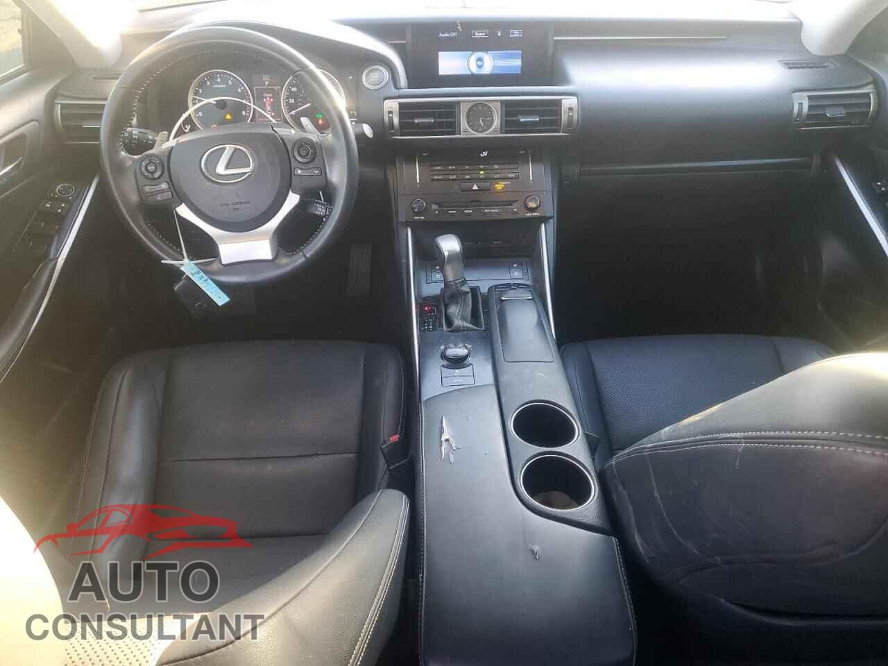 LEXUS IS 2014 - JTHBE1D20E5000598