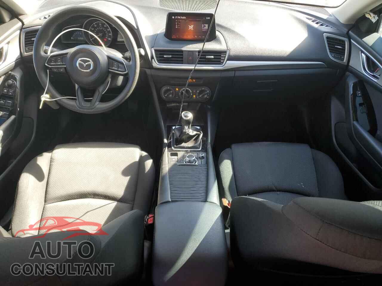 MAZDA 3 2018 - 3MZBN1K72JM263984