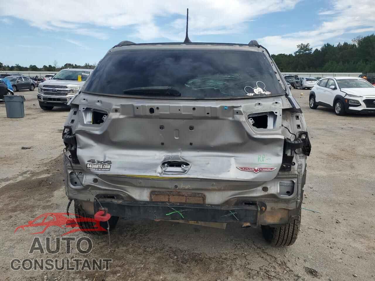 JEEP COMPASS 2018 - 3C4NJDDB7JT268666