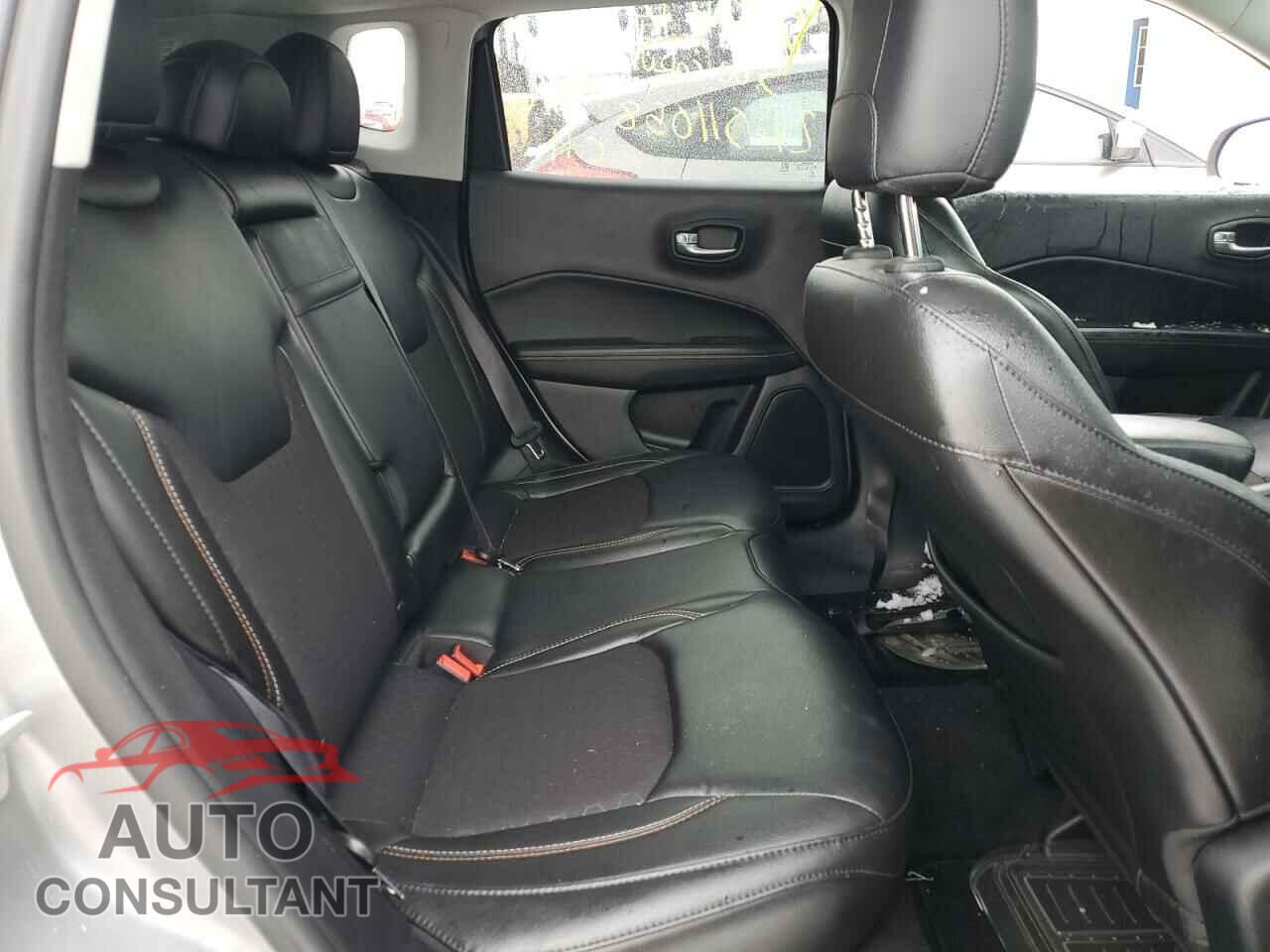 JEEP COMPASS 2018 - 3C4NJDBB4JT343178