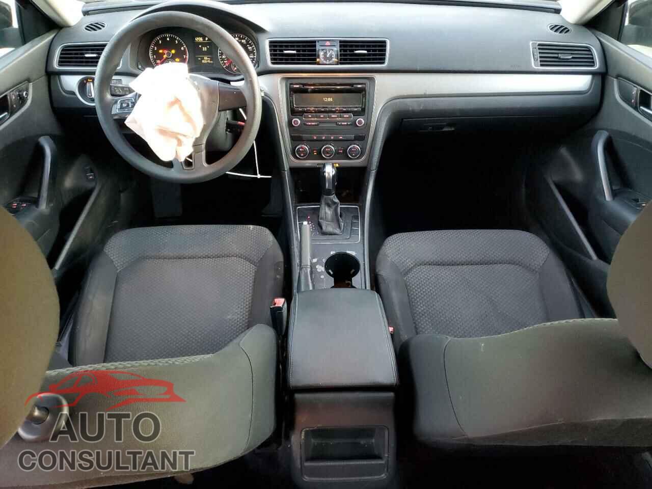 VOLKSWAGEN PASSAT 2012 - 1VWAH7A38CC087810