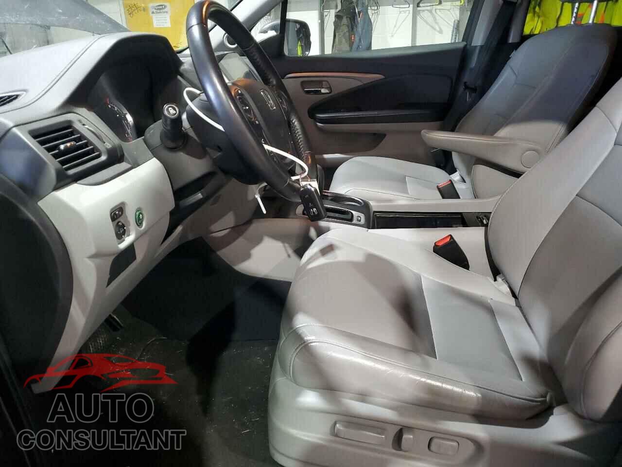 HONDA PILOT 2018 - 5FNYF6H59JB026541