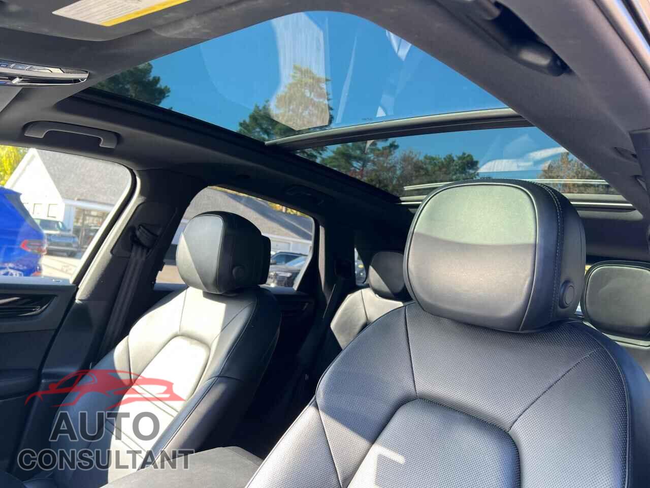 PORSCHE CAYENNE 2019 - WP1AA2AY0KDA19109