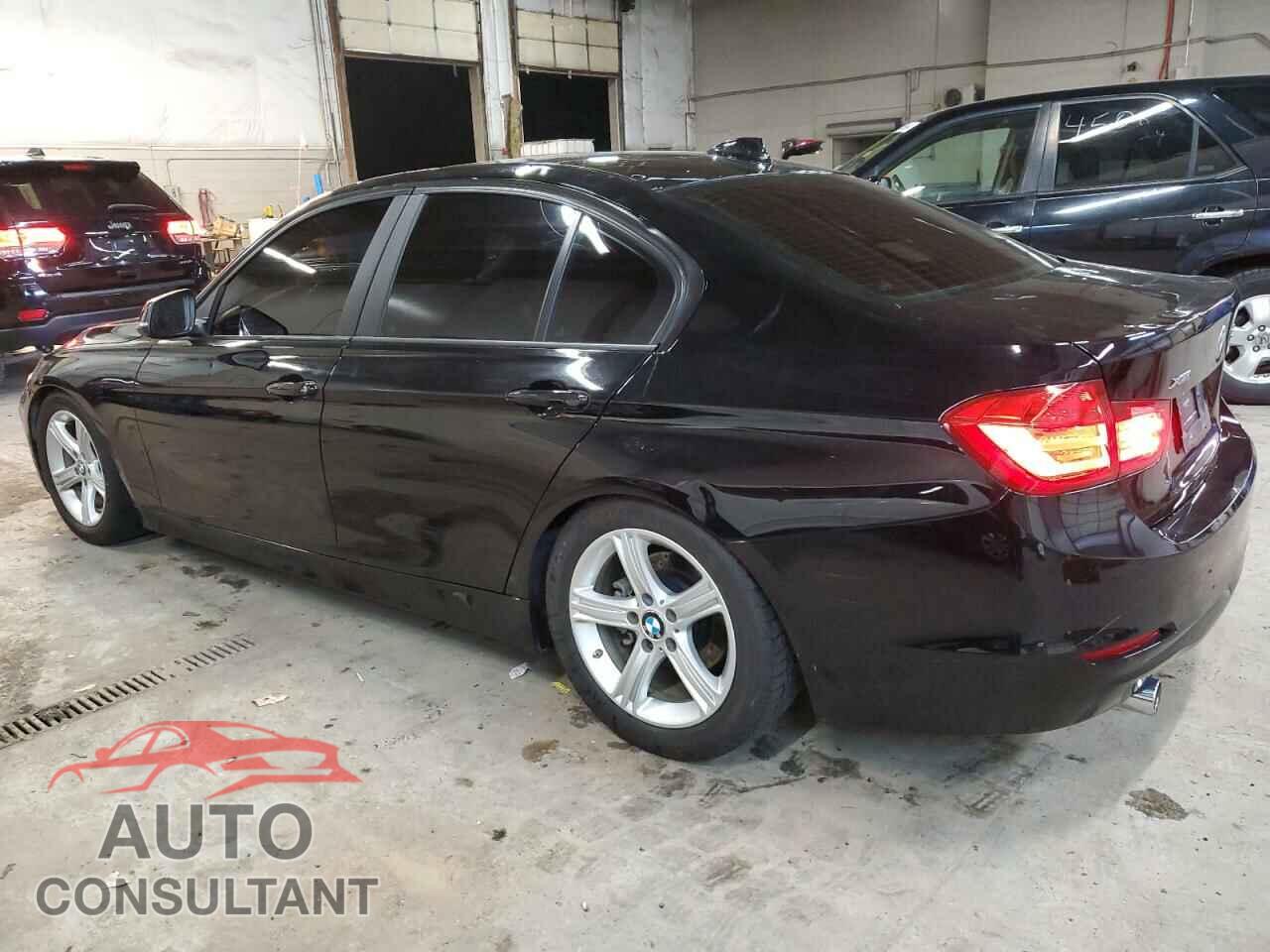 BMW 3 SERIES 2013 - WBA3C3C55DF980452