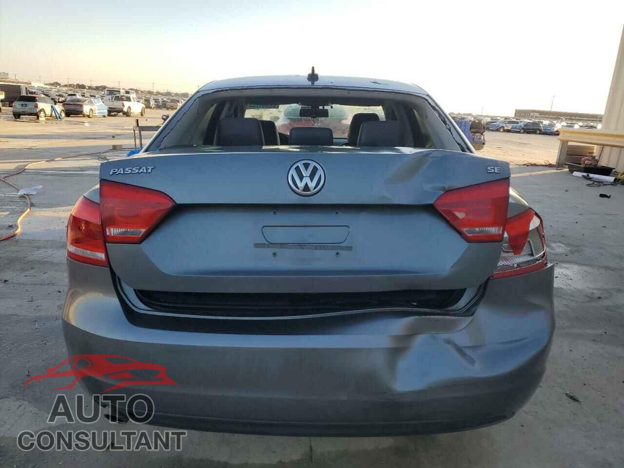VOLKSWAGEN PASSAT 2013 - 1VWBP7A30DC075210