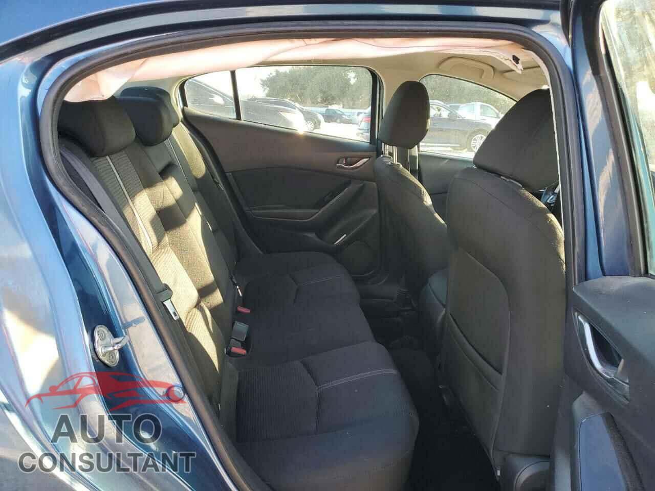 MAZDA 3 2018 - 3MZBN1U75JM205803