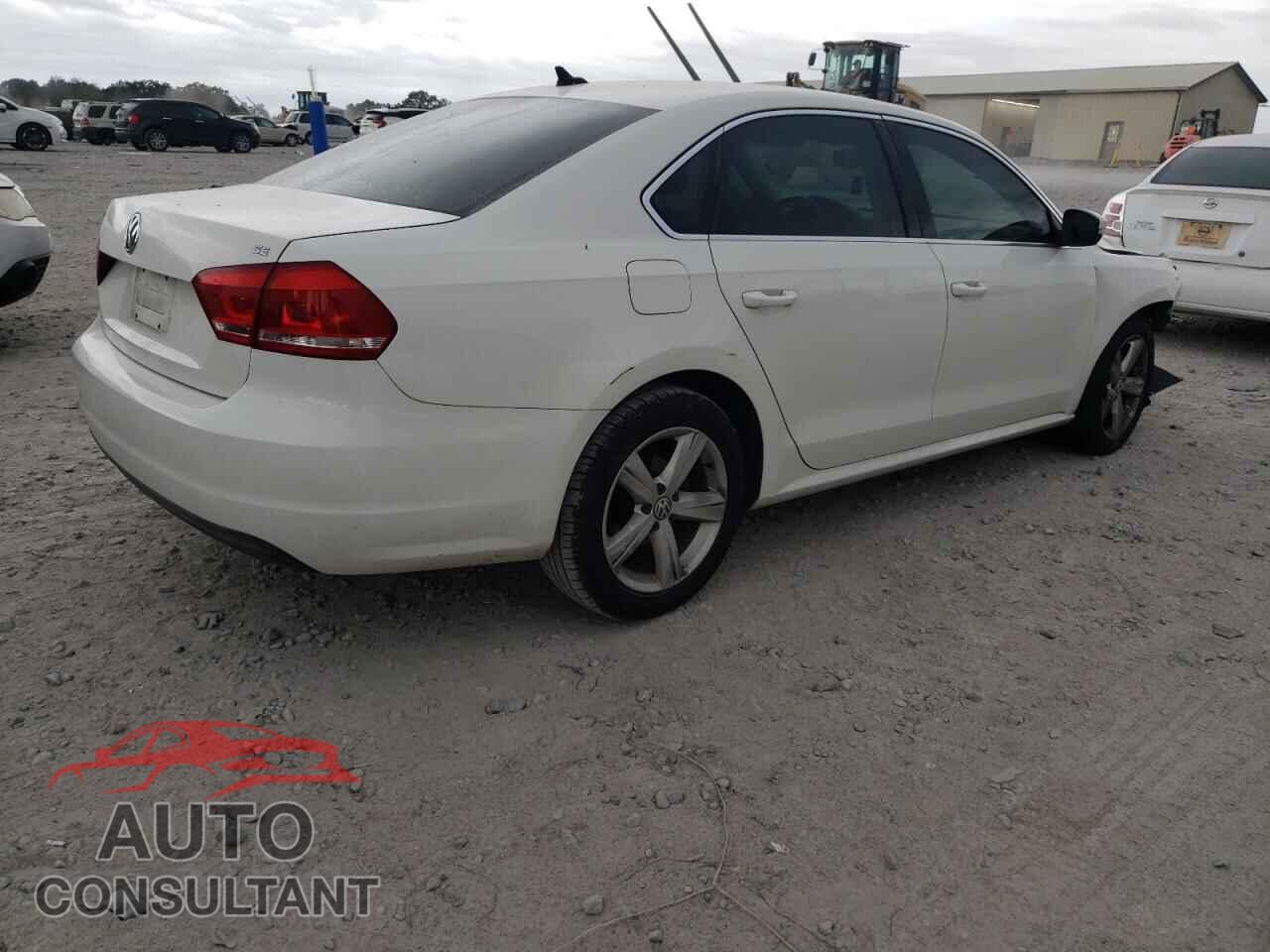 VOLKSWAGEN PASSAT 2013 - 1VWBP7A30DC130917