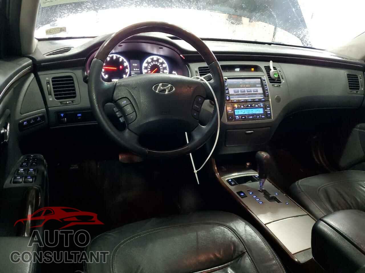 HYUNDAI AZERA 2010 - KMHFC4DF1AA450576