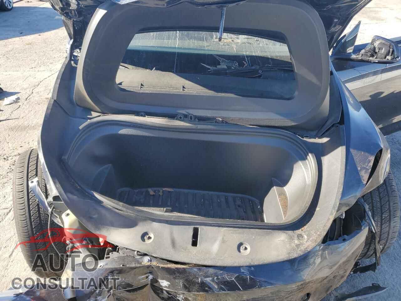 TESLA MODEL Y 2024 - 7SAYGDEE3RF031934