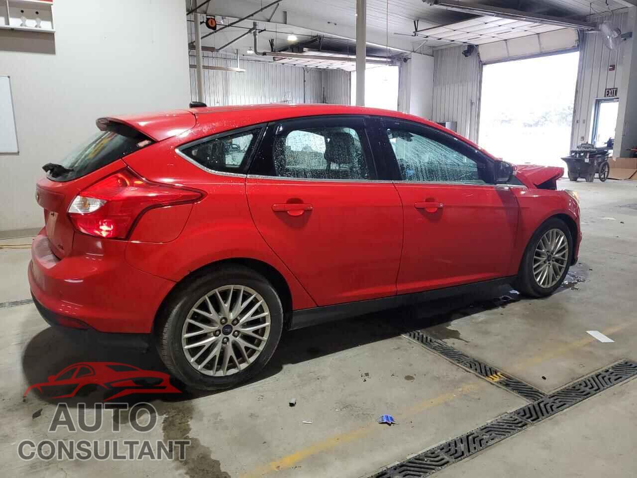 FORD FOCUS 2012 - 1FAHP3M22CL357815