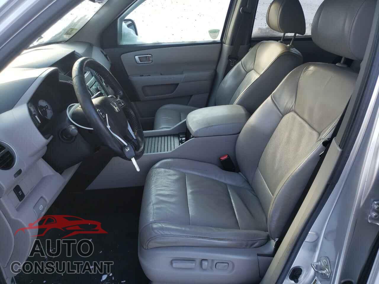 HONDA PILOT 2011 - 5FNYF4H59BB020485
