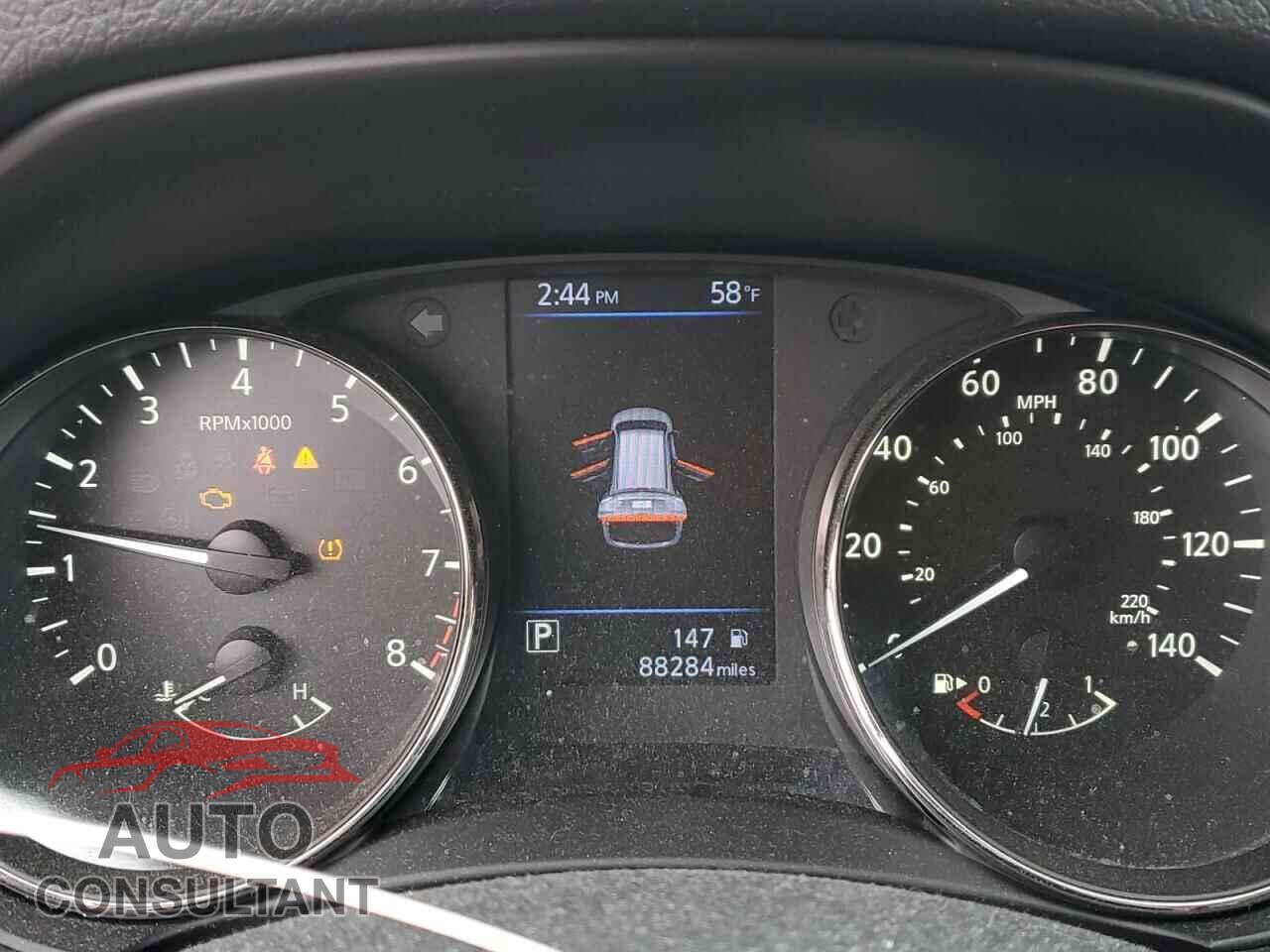 NISSAN ROGUE 2018 - KNMAT2MVXJP621316