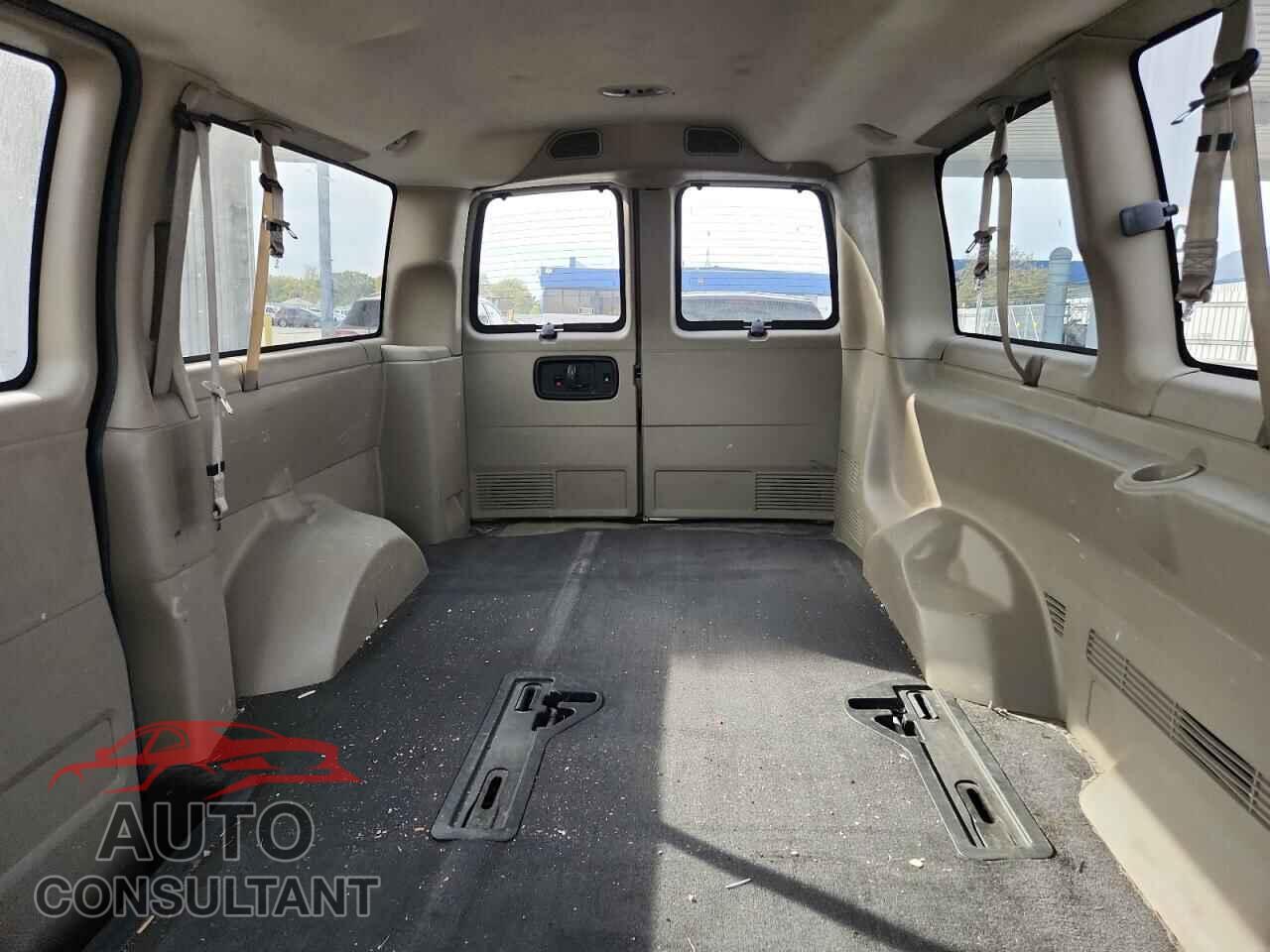 CHEVROLET EXPRESS 2013 - 1GNSHCF4XD1130307