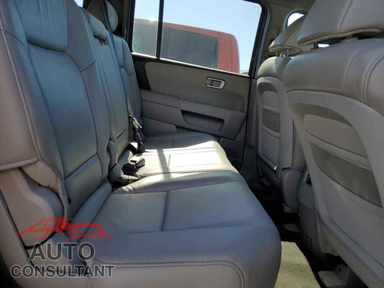 HONDA PILOT 2011 - 5FNYF4H73BB094759