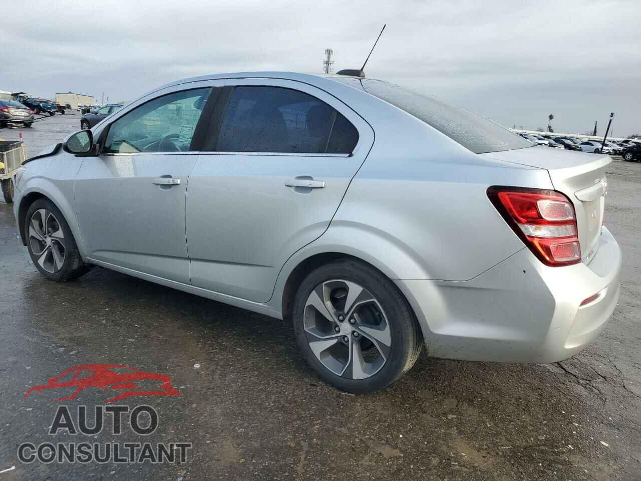 CHEVROLET SONIC 2017 - 1G1JF5SB2H4140885