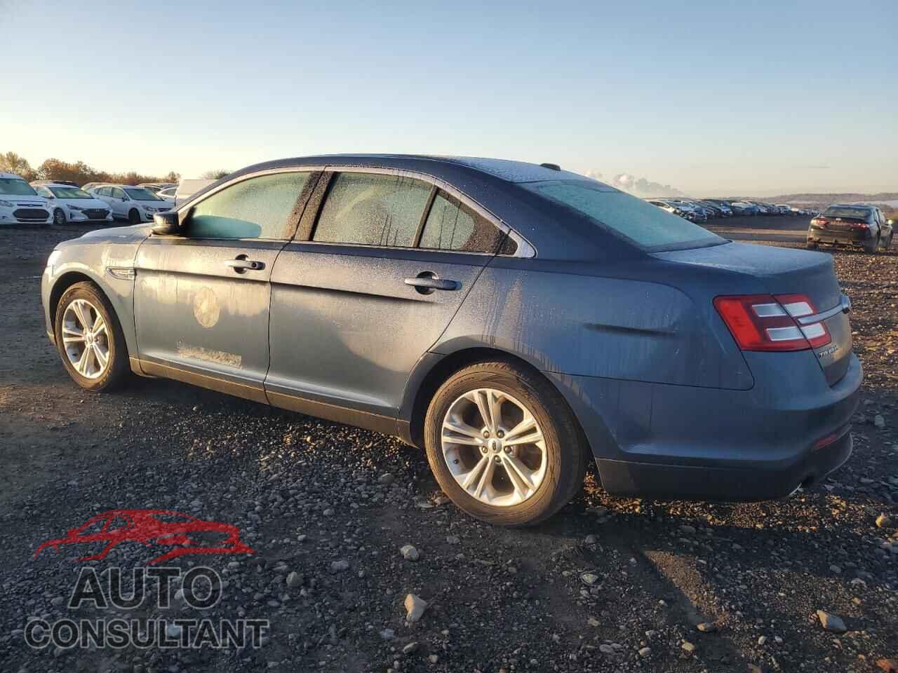 FORD TAURUS 2018 - 1FAHP2D87JG137042