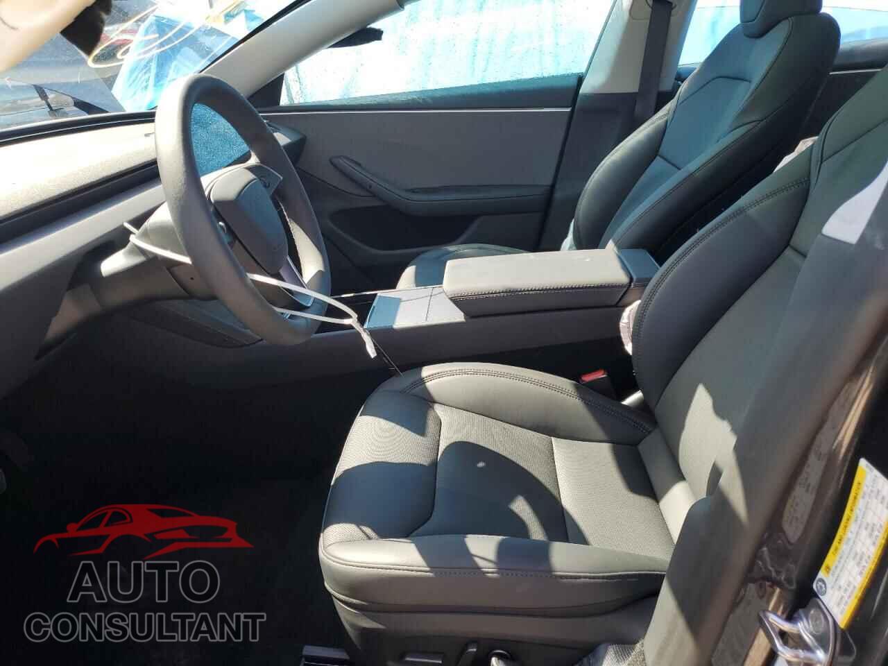 TESLA MODEL 3 2025 - 5YJ3E1EA3SF037697