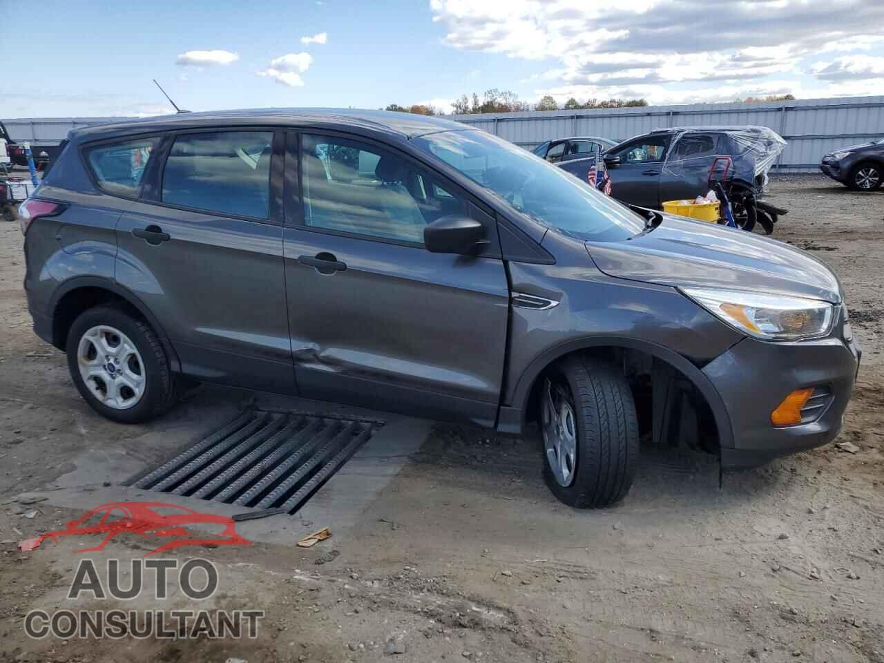 FORD ESCAPE 2017 - 1FMCU0F7XHUE42595
