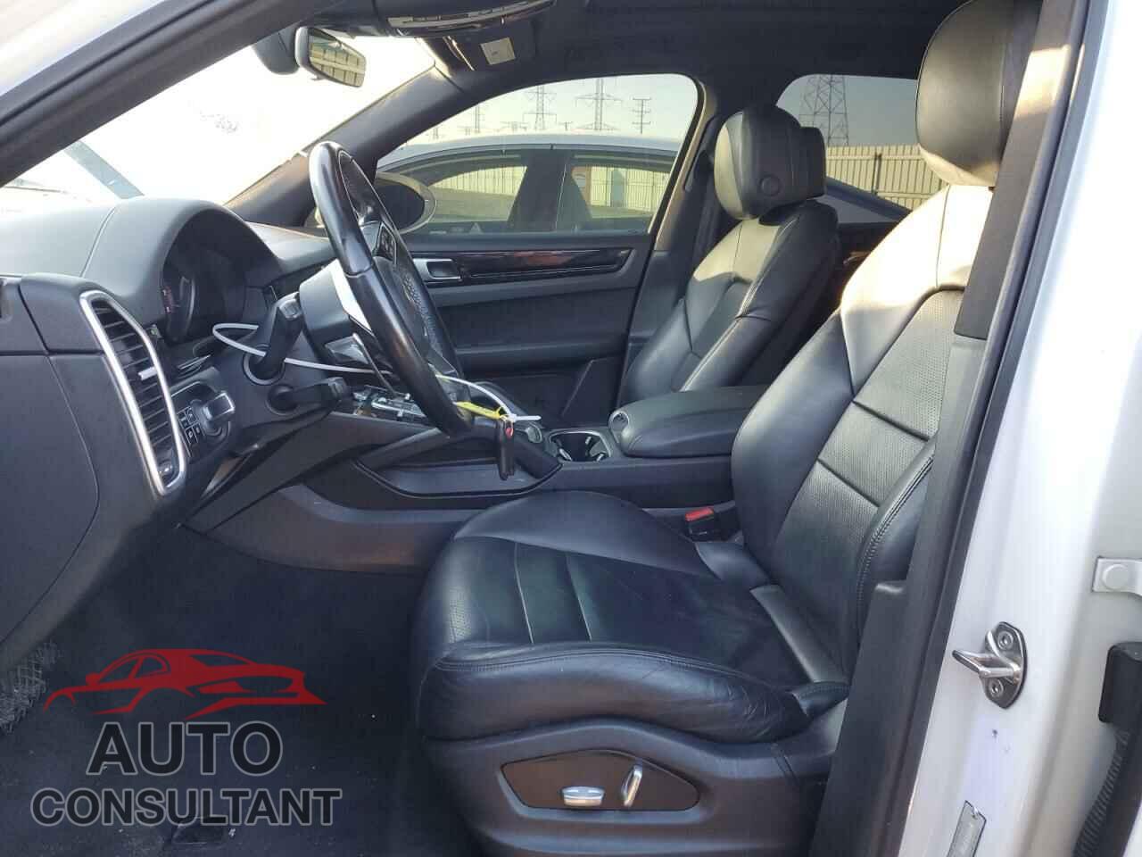 PORSCHE CAYENNE 2019 - WP1AA2AY9KDA18184