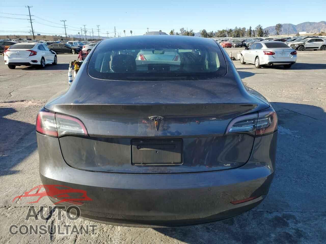 TESLA MODEL 3 2022 - 5YJ3E1EAXNF142709