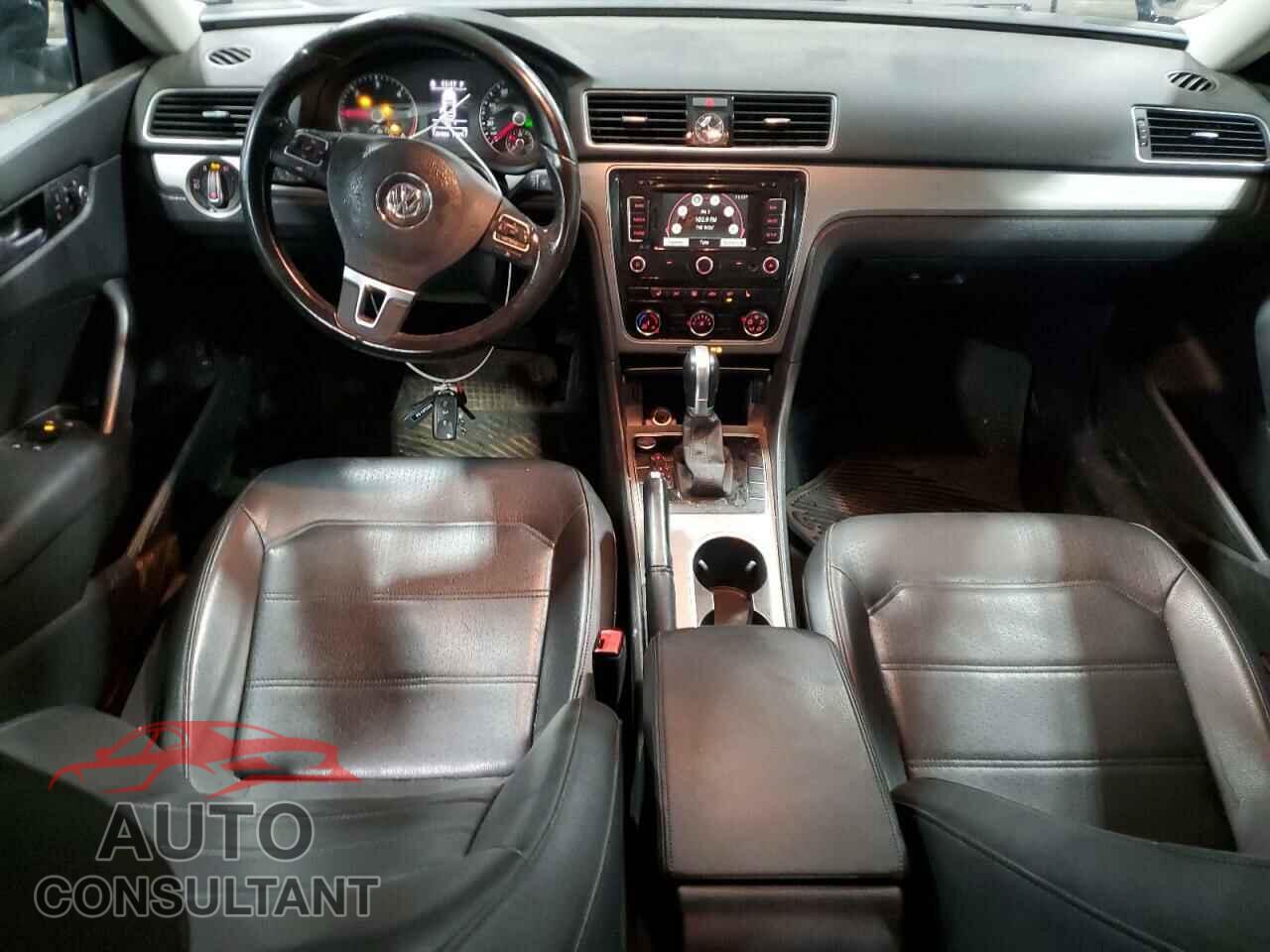 VOLKSWAGEN PASSAT 2015 - 1VWBV7A34FC120223