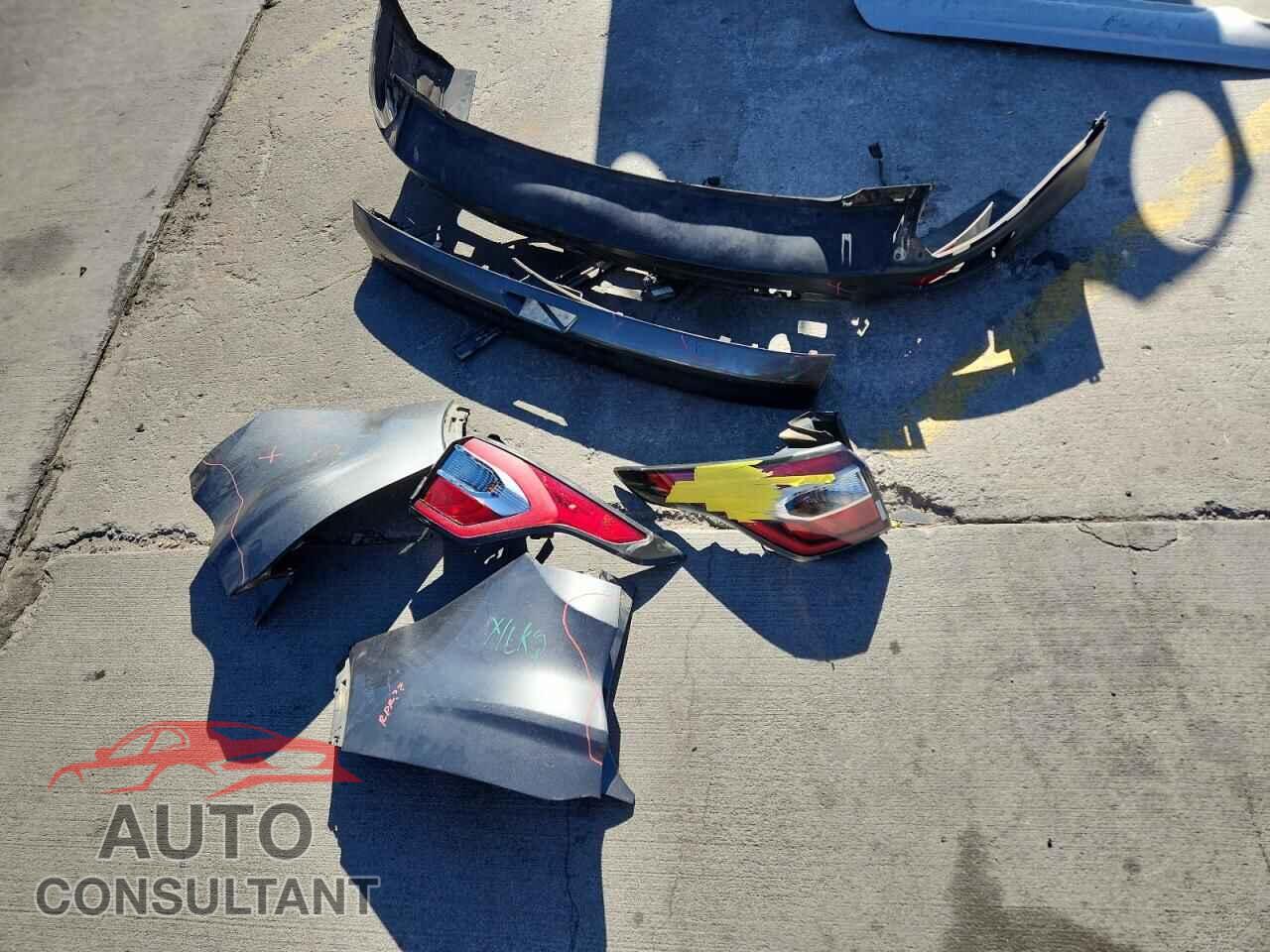 FORD ESCAPE 2017 - 1FMCU0JD8HUB01810