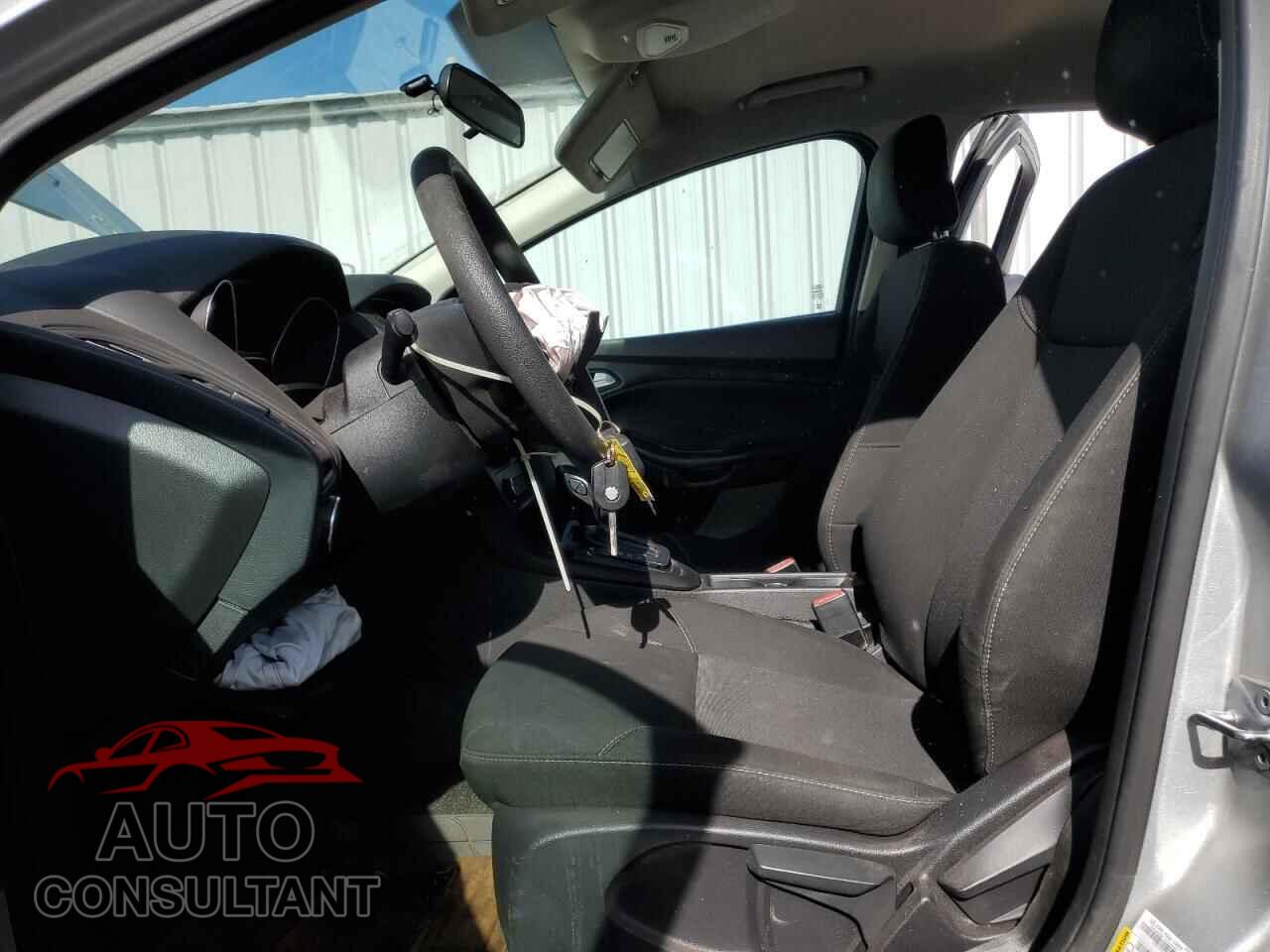 FORD FOCUS 2018 - 1FADP3F27JL329095