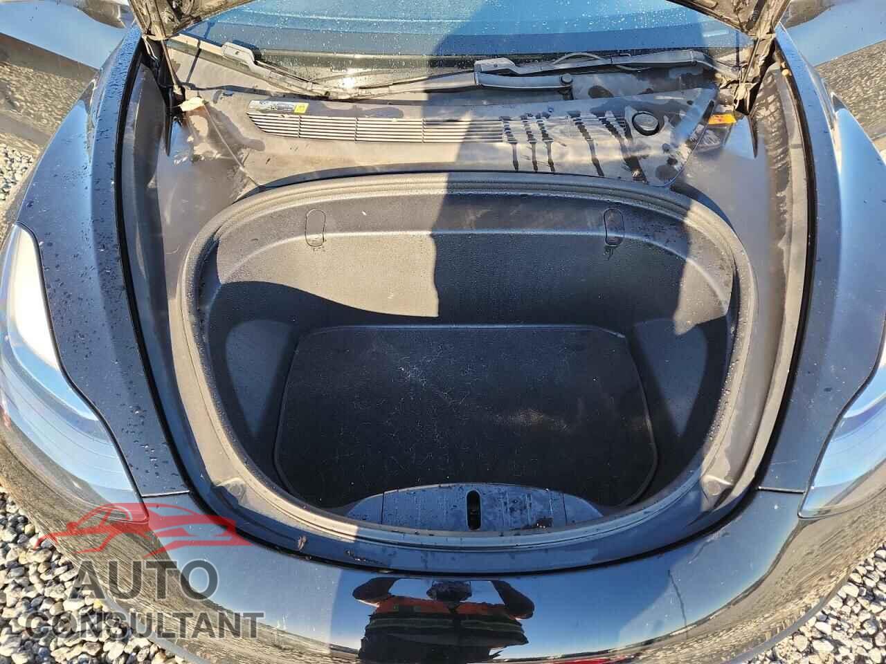 TESLA MODEL 3 2018 - 5YJ3E1EA0JF046615