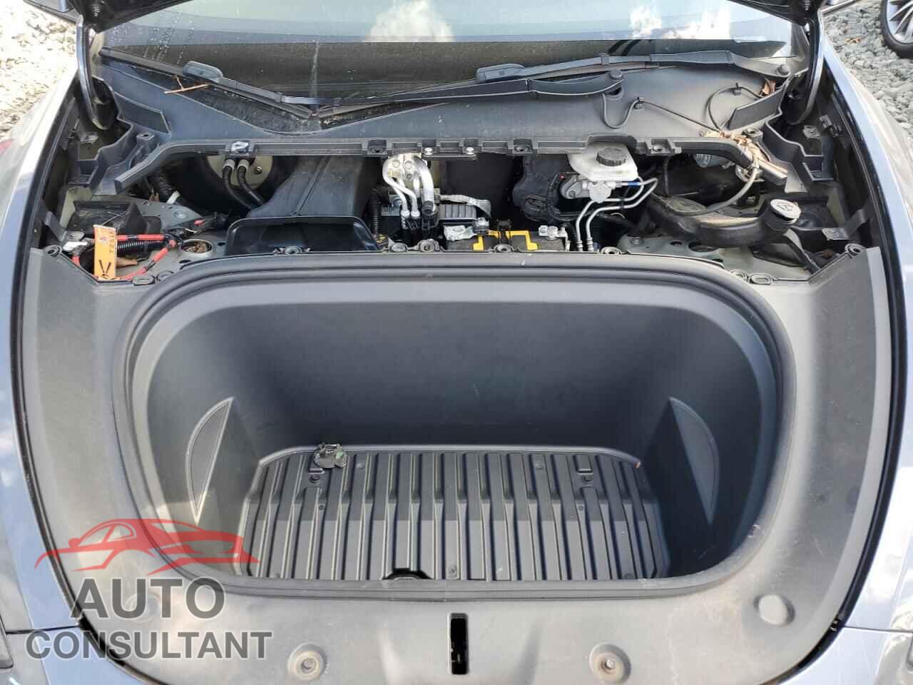 TESLA MODEL Y 2021 - 5YJYGDEEXMF260603