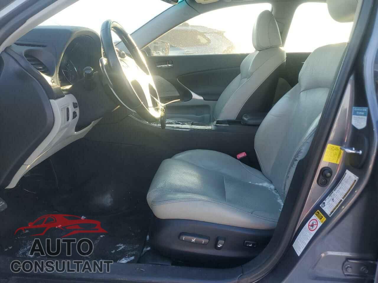 LEXUS IS 2012 - JTHCF5C29C5057955
