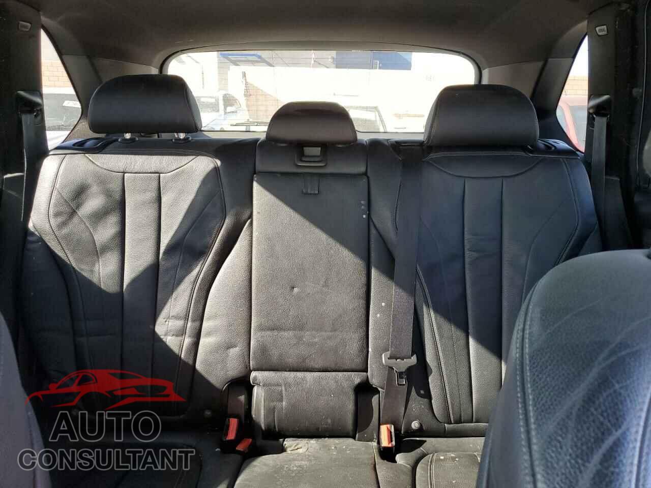BMW X5 2017 - 5UXKR2C33H0X03828