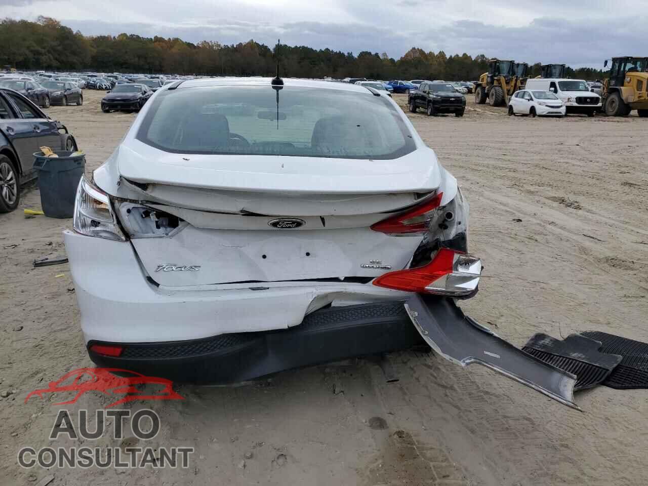 FORD FOCUS 2014 - 1FADP3F22EL330970