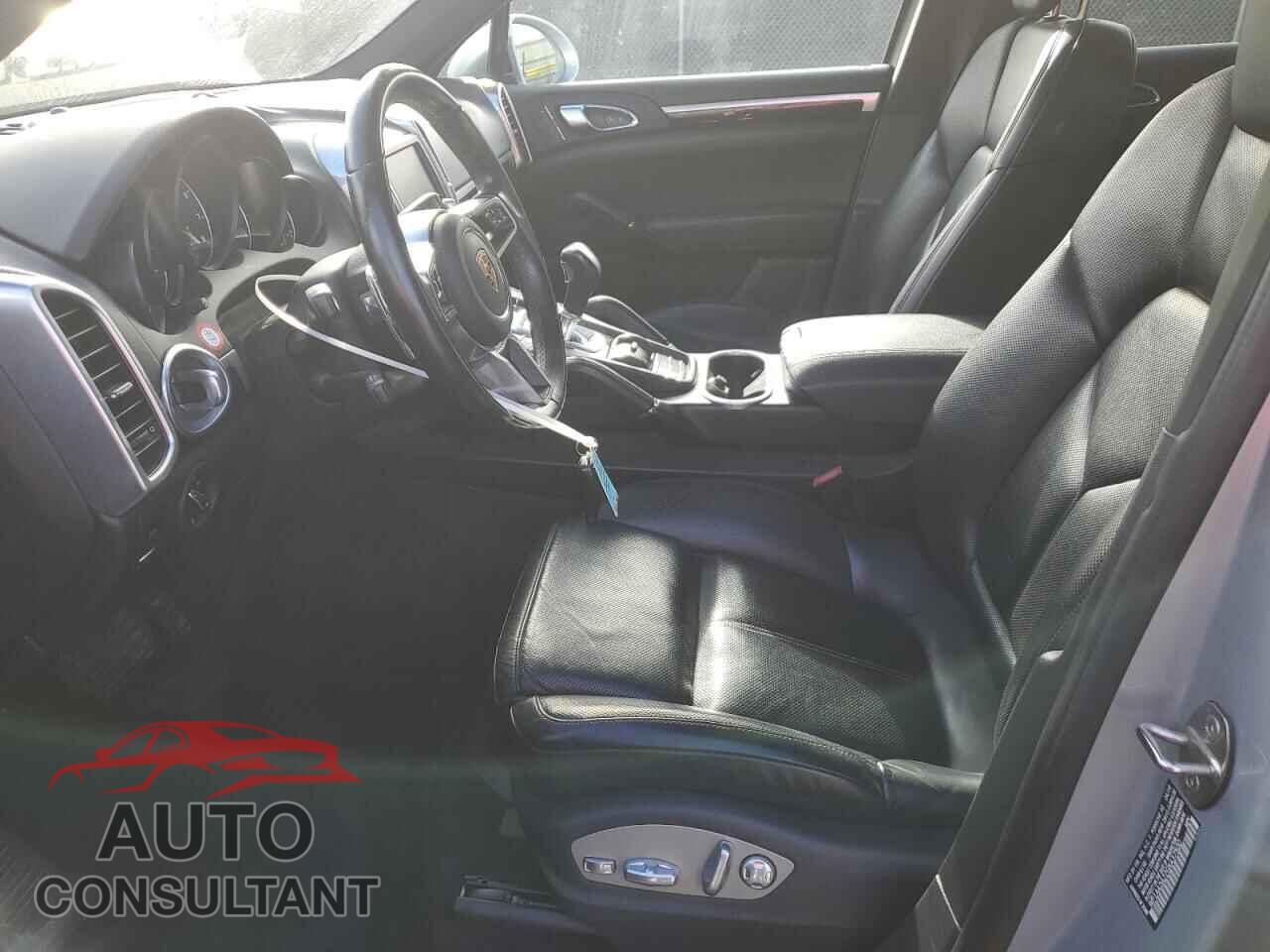 PORSCHE CAYENNE 2016 - WP1AA2A22GKA37500