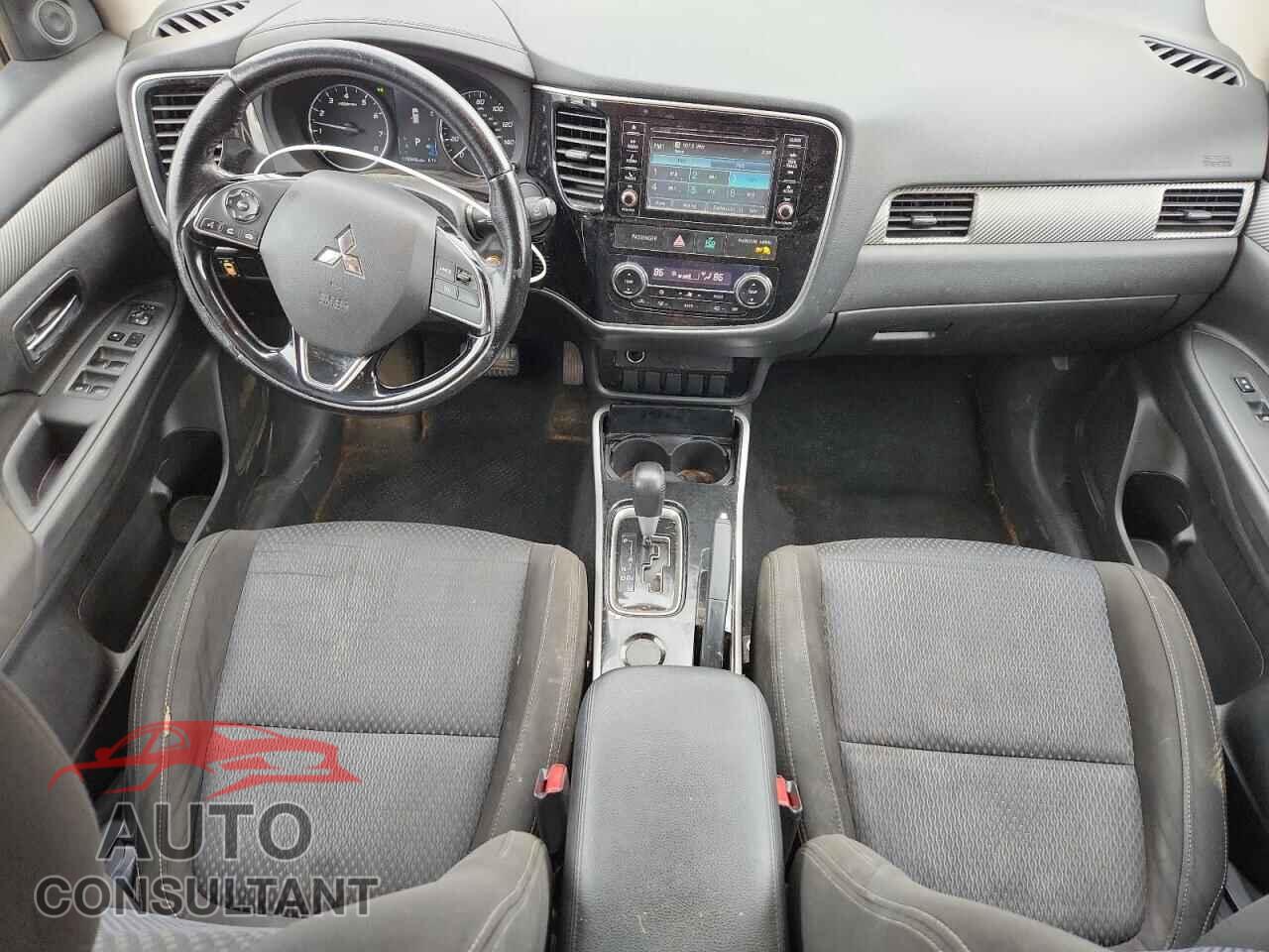 MITSUBISHI OUTLANDER 2017 - JA4AD2A33HZ005644