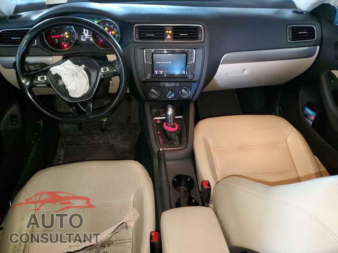 VOLKSWAGEN JETTA 2017 - 3VWDB7AJ3HM336856