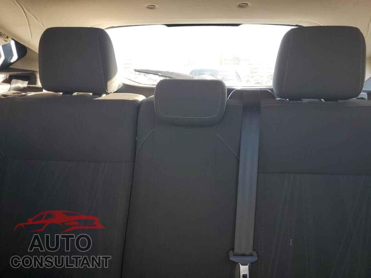 FORD FOCUS 2017 - 1FADP3M20HL245598
