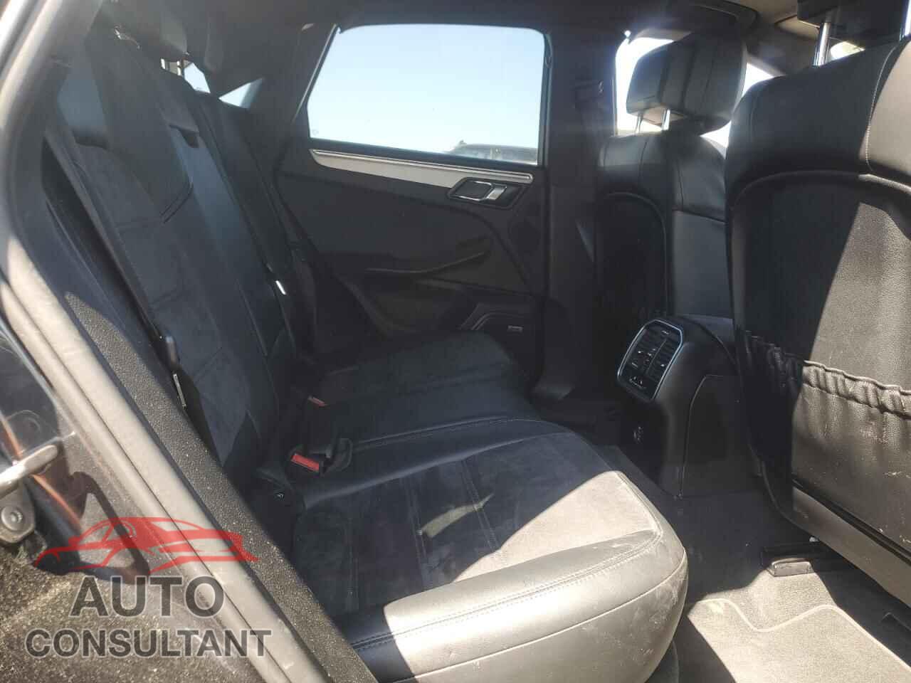 PORSCHE MACAN 2018 - WP1AG2A53JLB60233