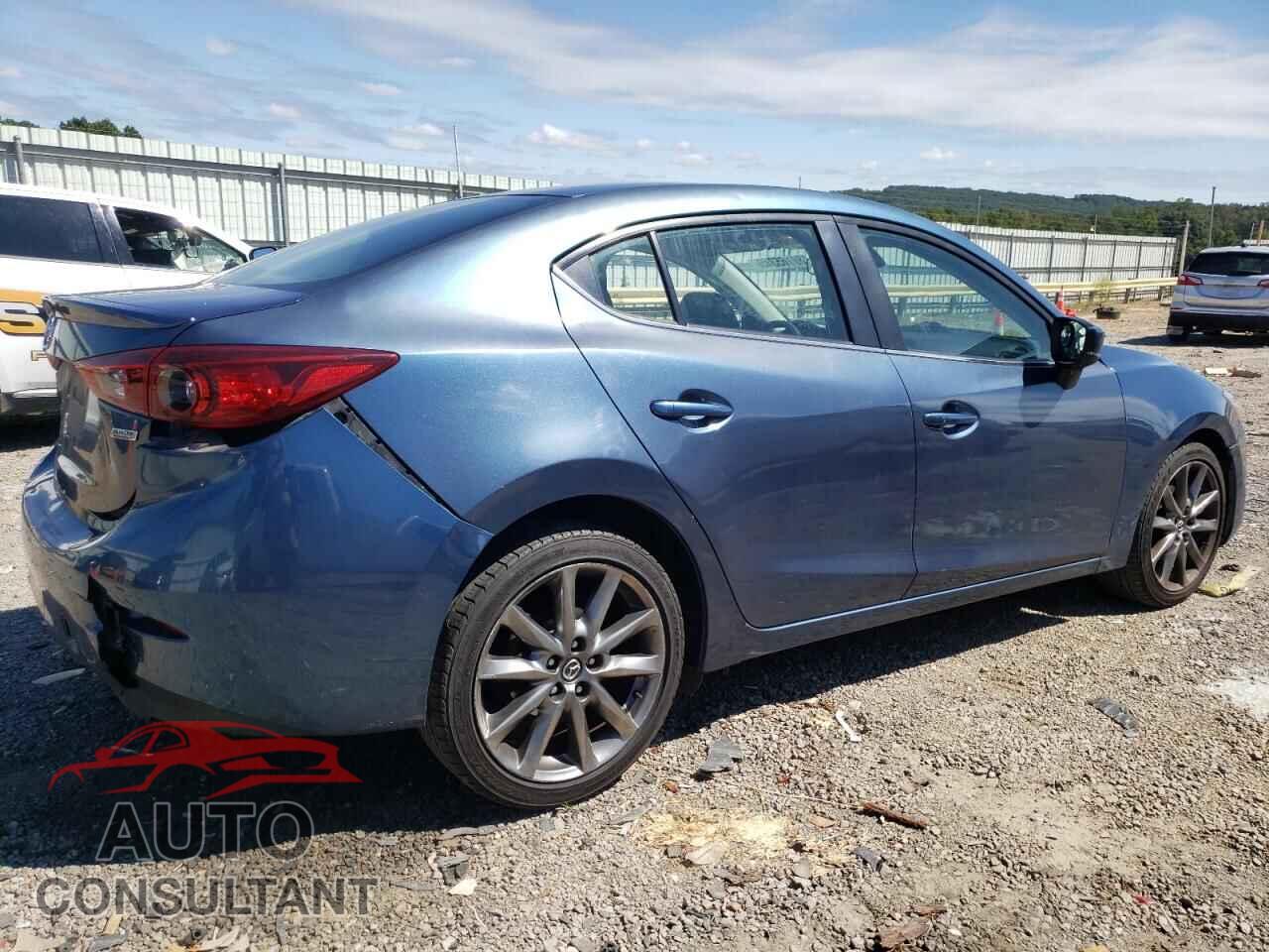 MAZDA 3 2018 - 3MZBN1V35JM203531
