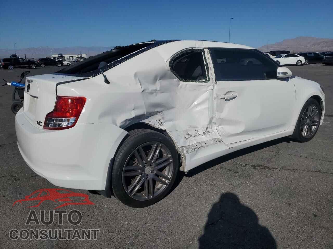 TOYOTA SCION 2013 - JTKJF5C73D3064166