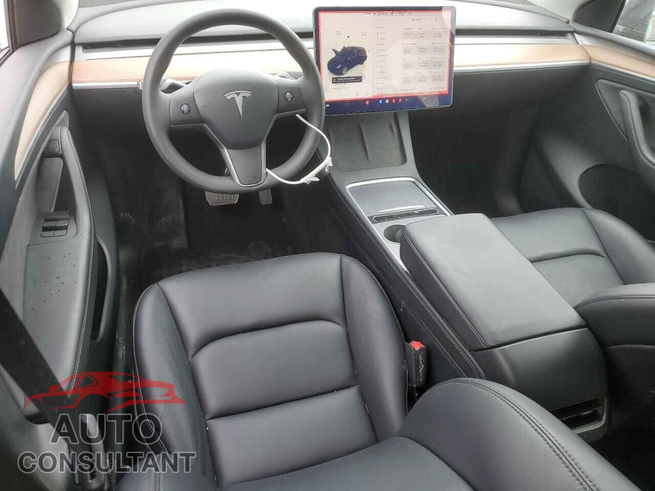 TESLA MODEL Y 2024 - 7SAYGDED6RF044250
