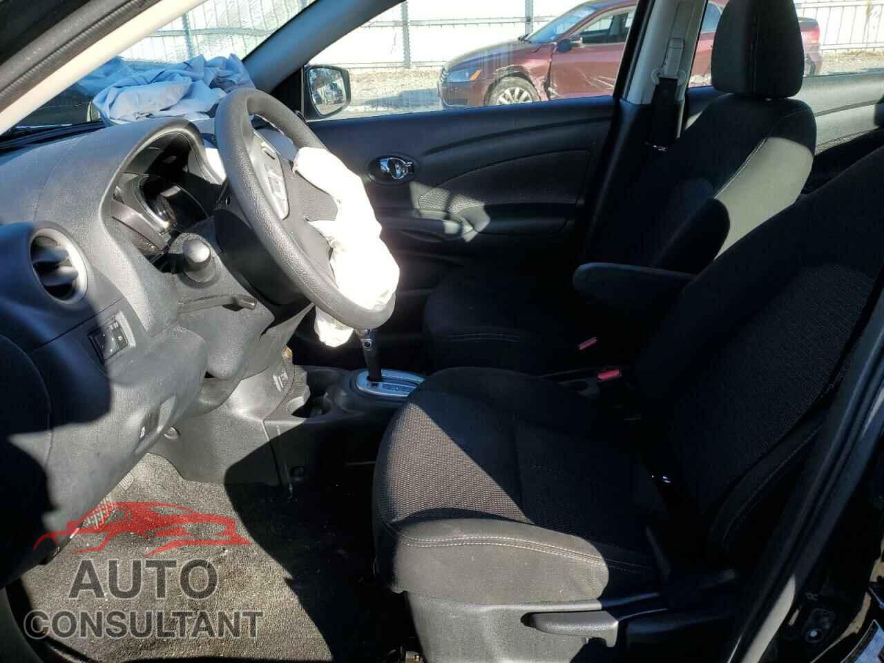 NISSAN VERSA 2019 - 3N1CN7AP1KL875809