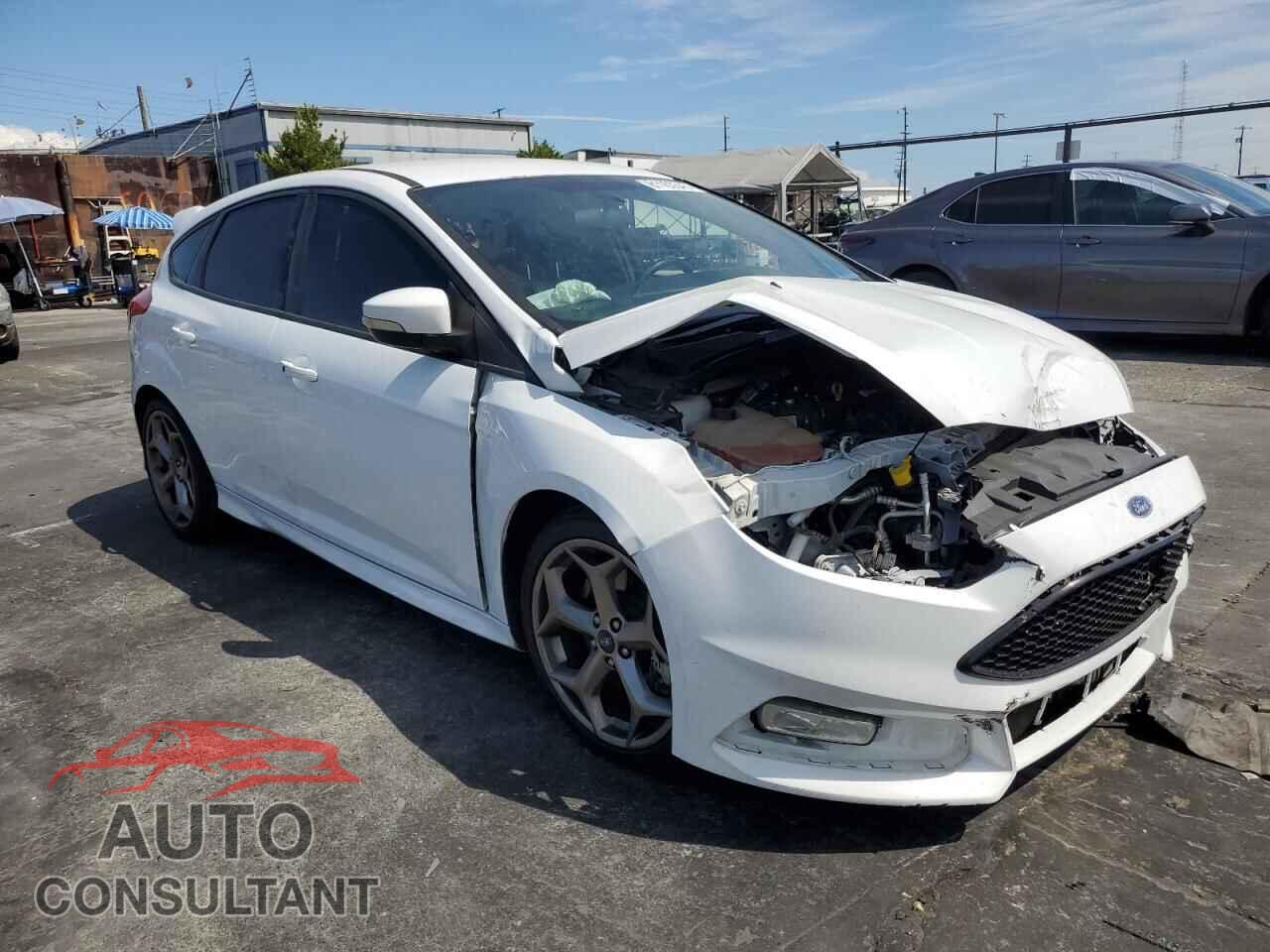 FORD FOCUS 2018 - 1FADP3L9XJL289953