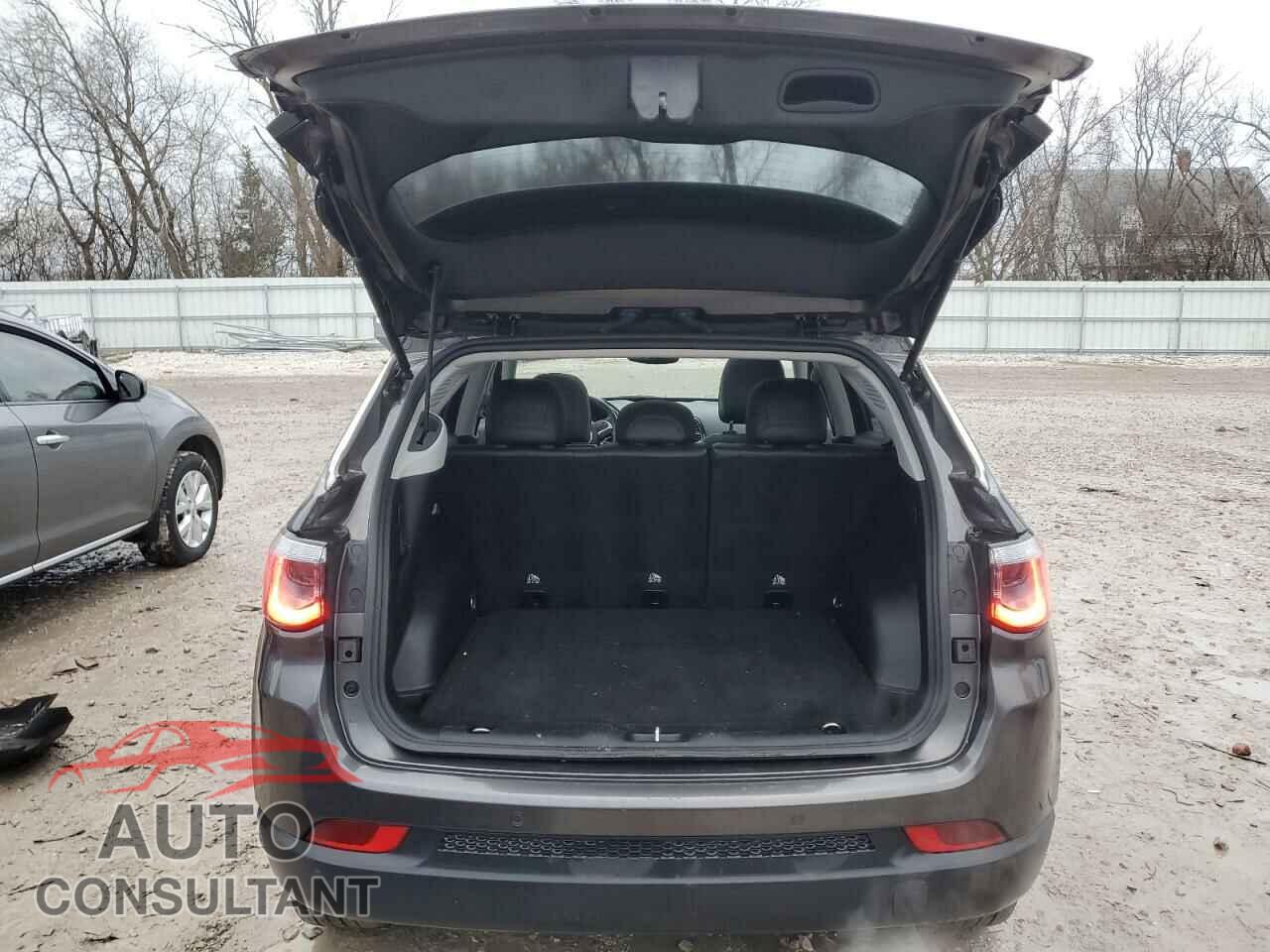 JEEP COMPASS 2018 - 3C4NJDCB2JT281066