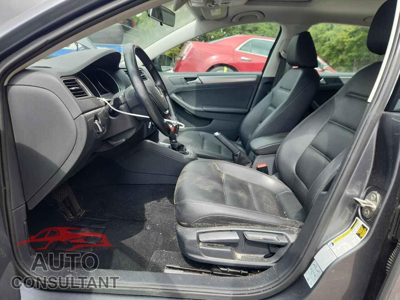 VOLKSWAGEN JETTA 2017 - 3VWDB7AJ2HM382372
