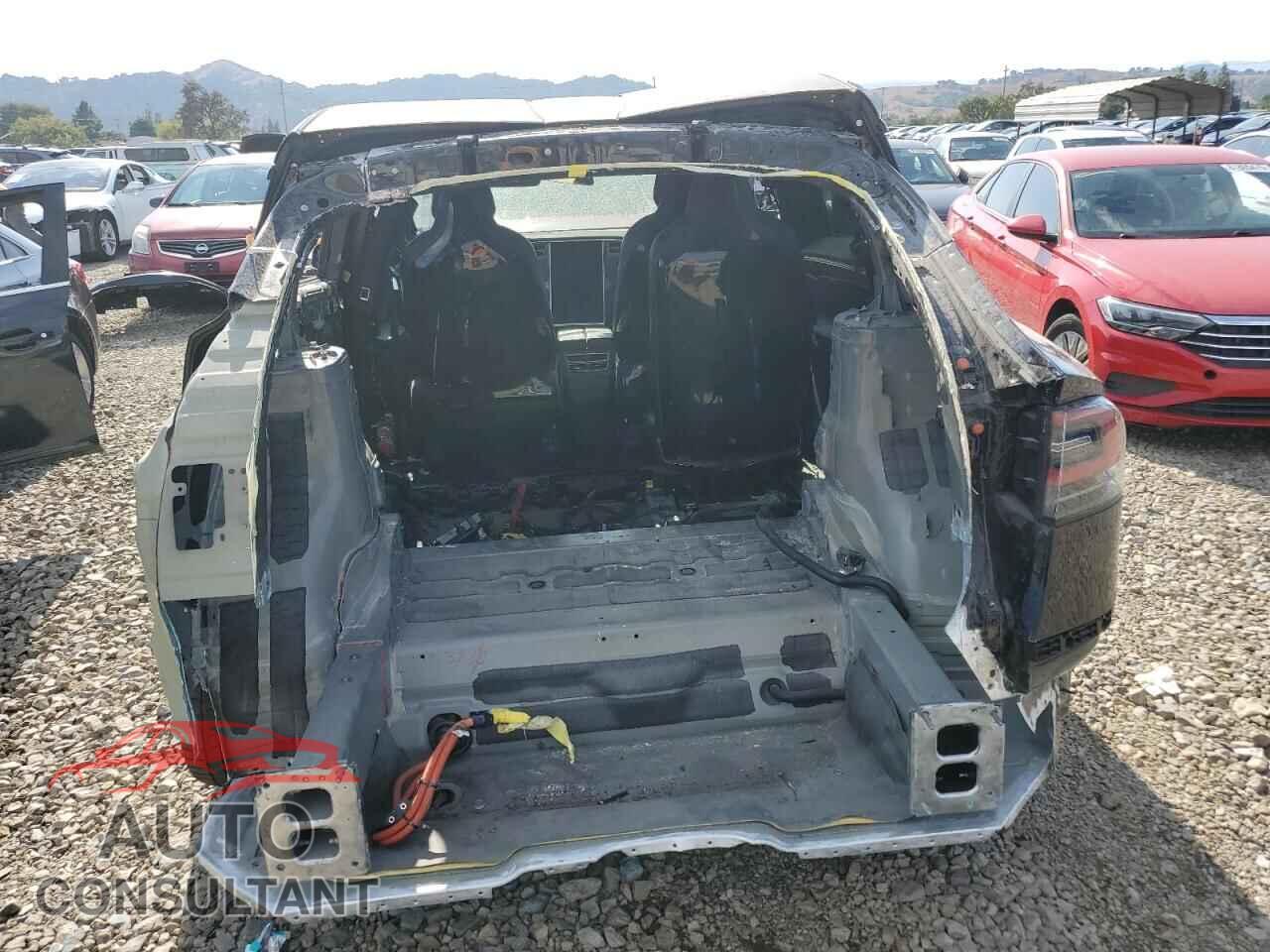 TESLA MODEL X 2016 - 5YJXCBE2XGF028282