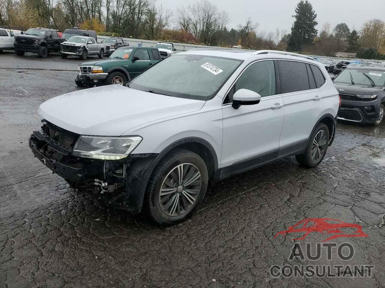 VOLKSWAGEN TIGUAN 2018 - 3VV2B7AX9JM205212